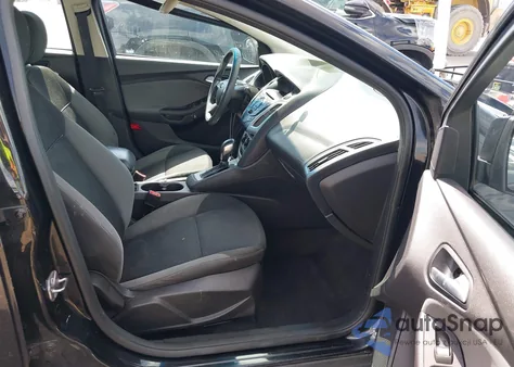 2014 Ford Focus Se z USA, uszkodzony, nr VIN 1FADP3F21EL406288